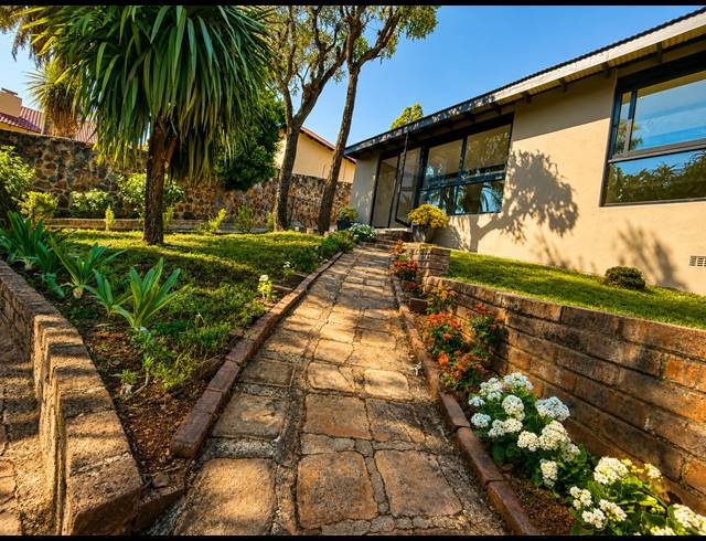 4 BEDROOM FREEHOLD FOR SALE IN NORTHCLIFF